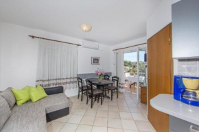 Apartment in Pjescana Uvala mit Gemeinschaftspool